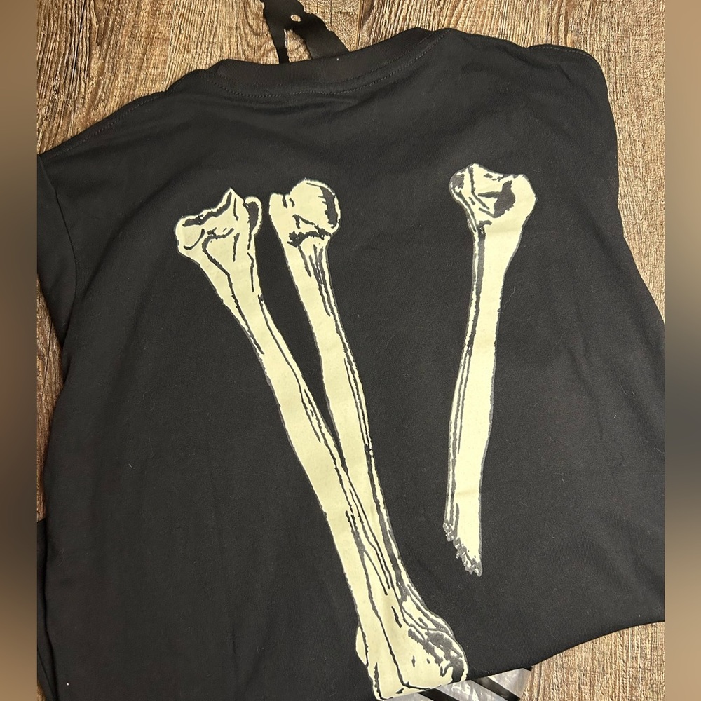 VLONE-Skull $ Cross Bones- Sz-Large-Brand New W/Bag,
